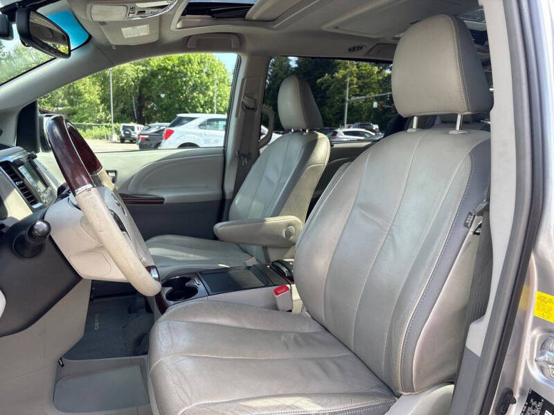 2011 Toyota Sienna Limited 7-Passenger