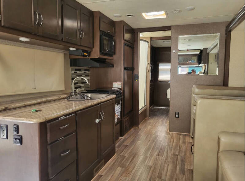 2018 Thor Motor Coach Ace 30.3