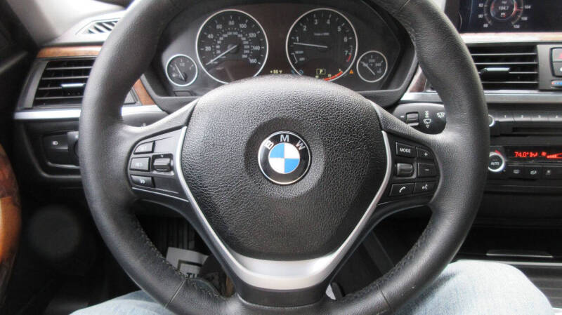 2014 BMW 3 Series 328i photo 35