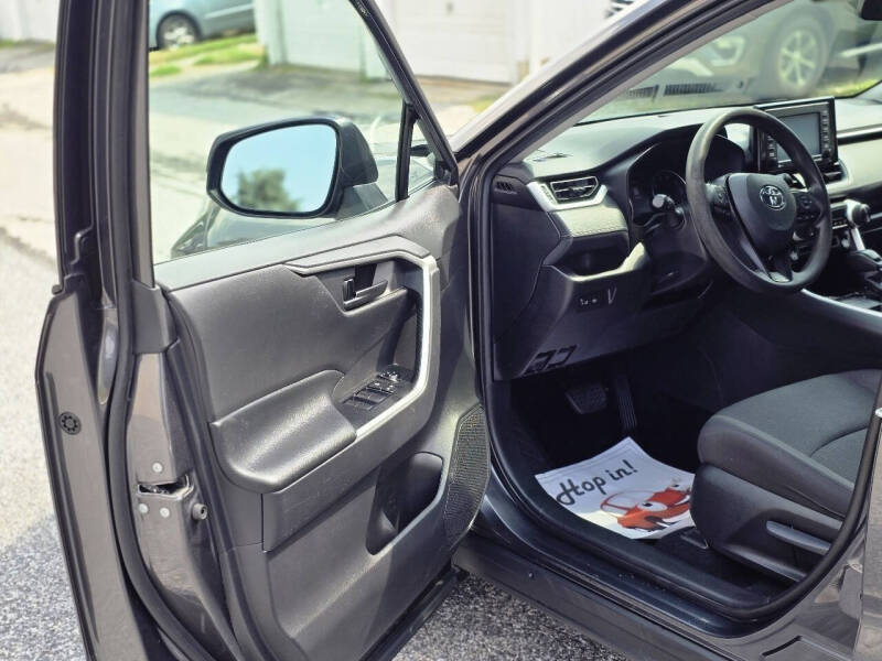 2021 Toyota RAV4 LE