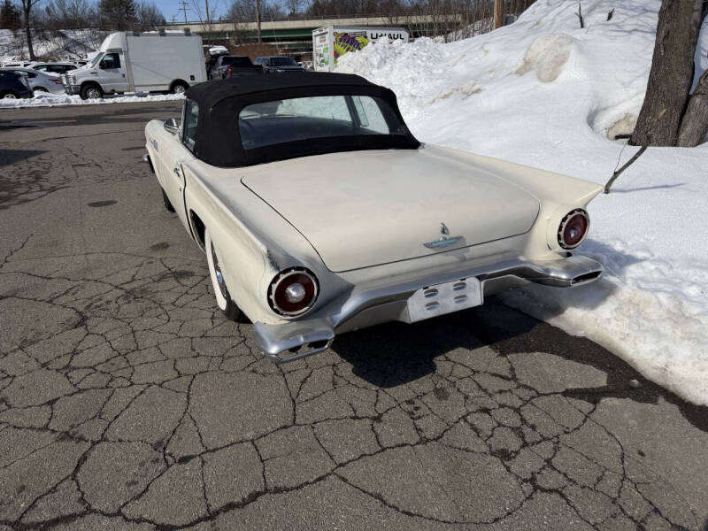 1957 Ford Thunderbird