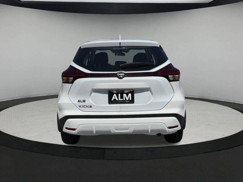 2025 Nissan Kicks Play S