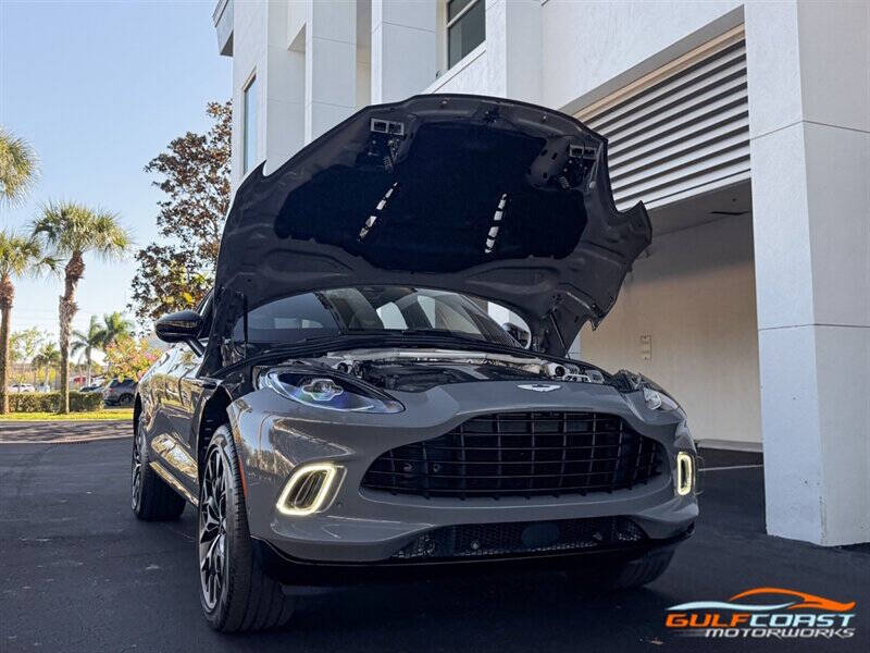 2021 Aston Martin DBX