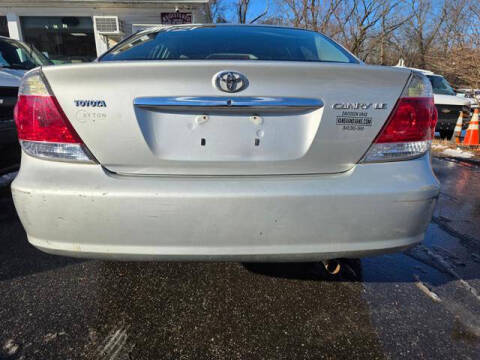 2005 Toyota Camry LE