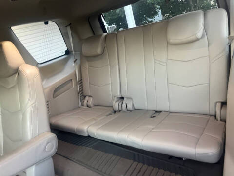 2016 Cadillac Escalade Luxury Collection