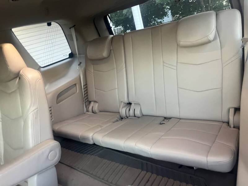 2016 Cadillac Escalade Luxury Collection