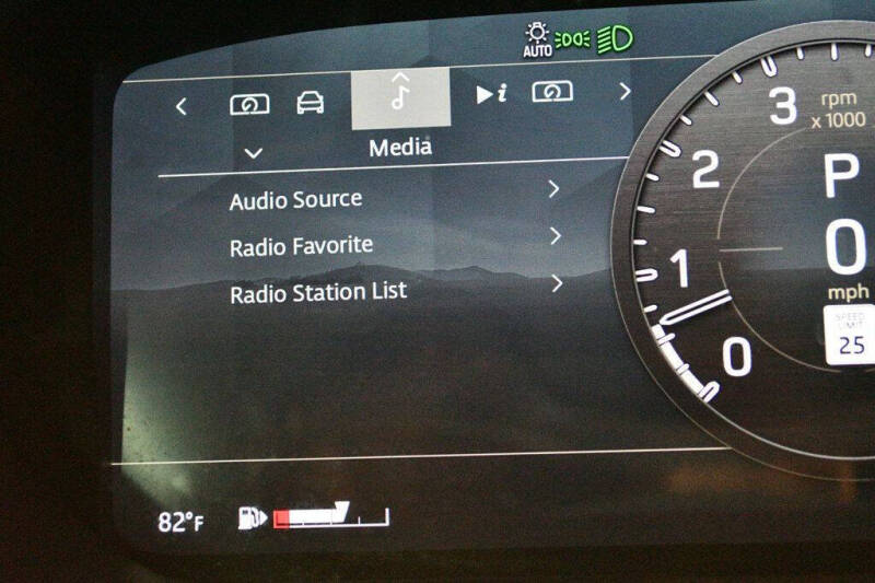 2022 Land Rover Defender 110 X-Dynamic SE