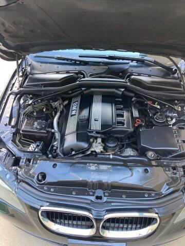 2004 BMW 5 Series 525i