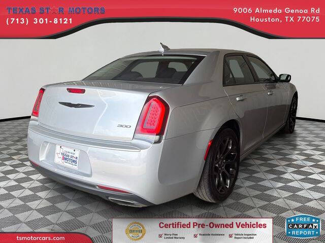 2022 Chrysler 300 Touring