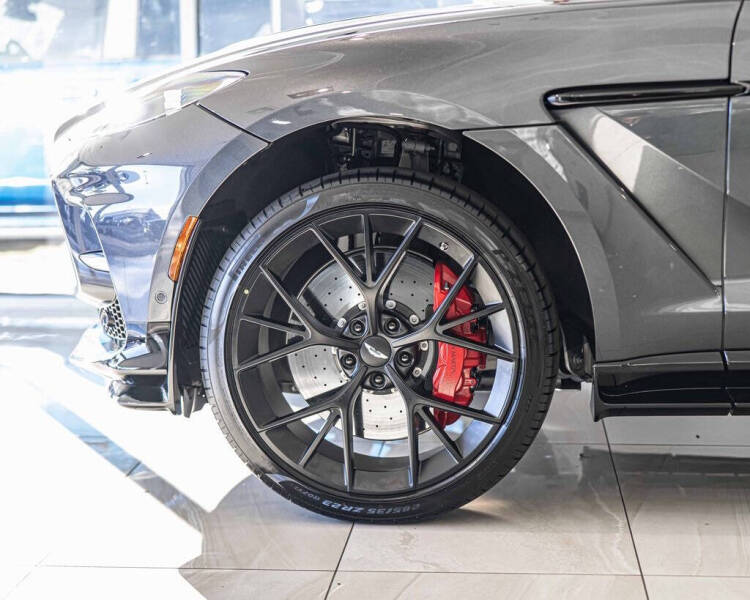 2026 Aston Martin DBX 707