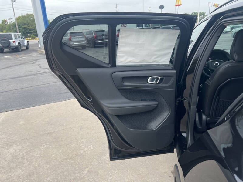 2026 Volvo XC40 B5 Plus