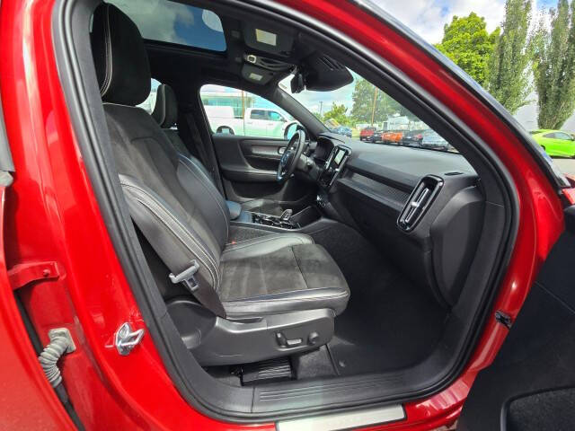 2021 Volvo XC40 T5 R-Design