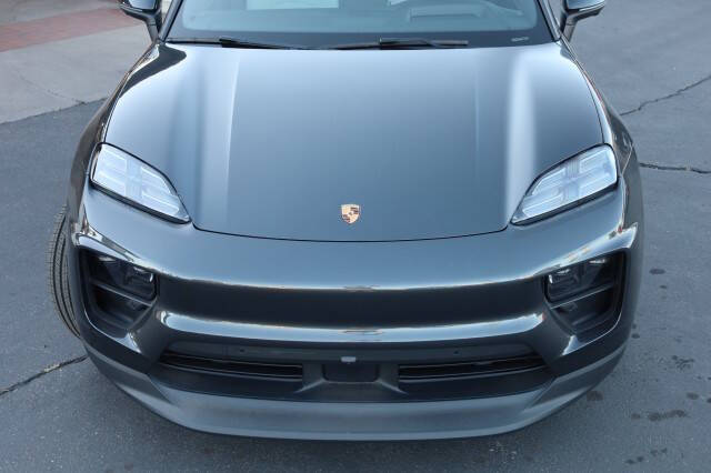 2025 Porsche Macan 4 Electric