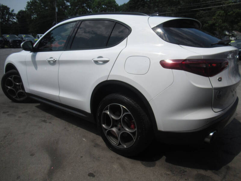 2018 Alfa Romeo Stelvio Sport