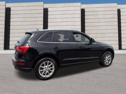 2011 Audi Q5 2.0T quattro Premium Plus