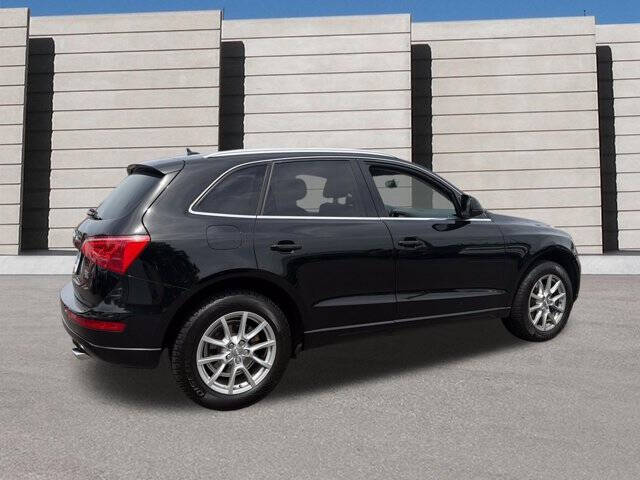 2011 Audi Q5 2.0T quattro Premium Plus