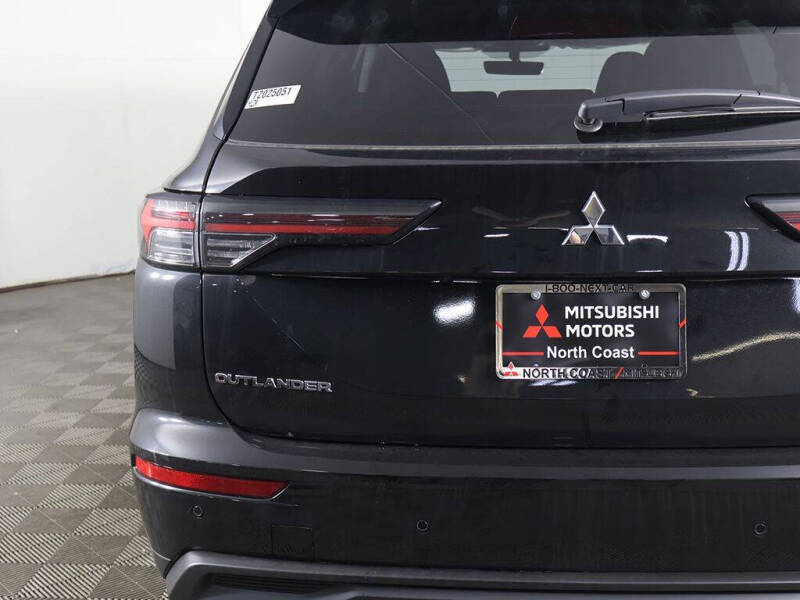 2026 Mitsubishi Outlander ES