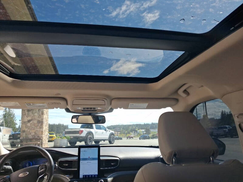 2023 Ford Explorer Platinum