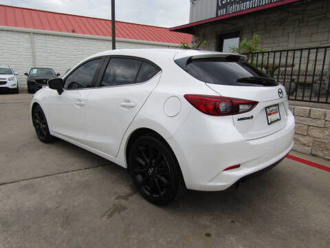 2017 Mazda MAZDA3 Touring