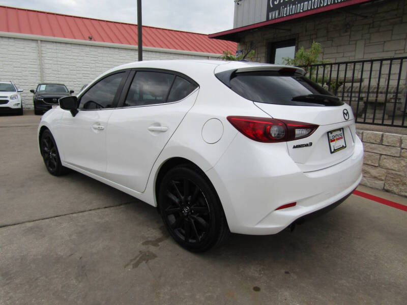 2017 Mazda MAZDA3 Touring