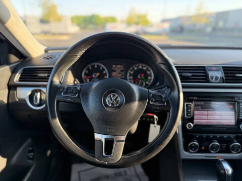 2012 Volkswagen Passat SE