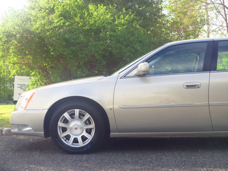 2009 Cadillac DTS Luxury 6-Passenger