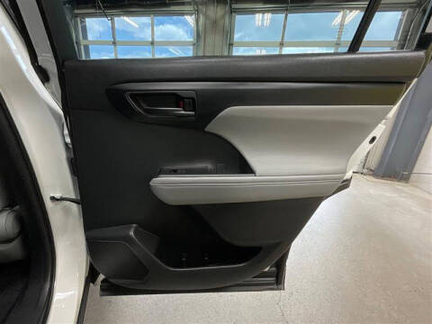 2021 Toyota Highlander LE
