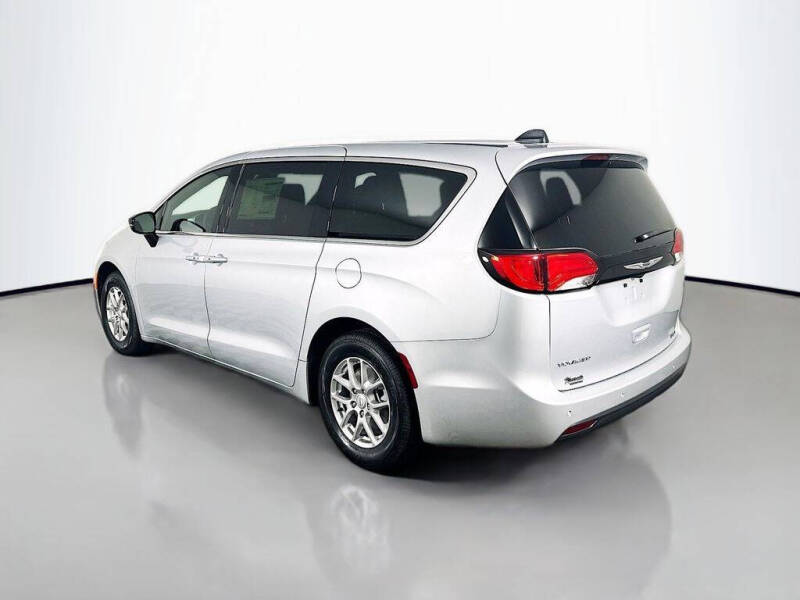 2026 Chrysler Voyager LX