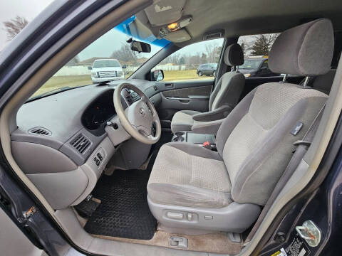 2008 Toyota Sienna LE 7-Passenger