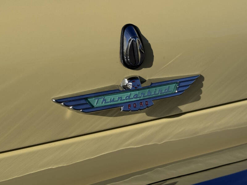 1957 Ford Thunderbird