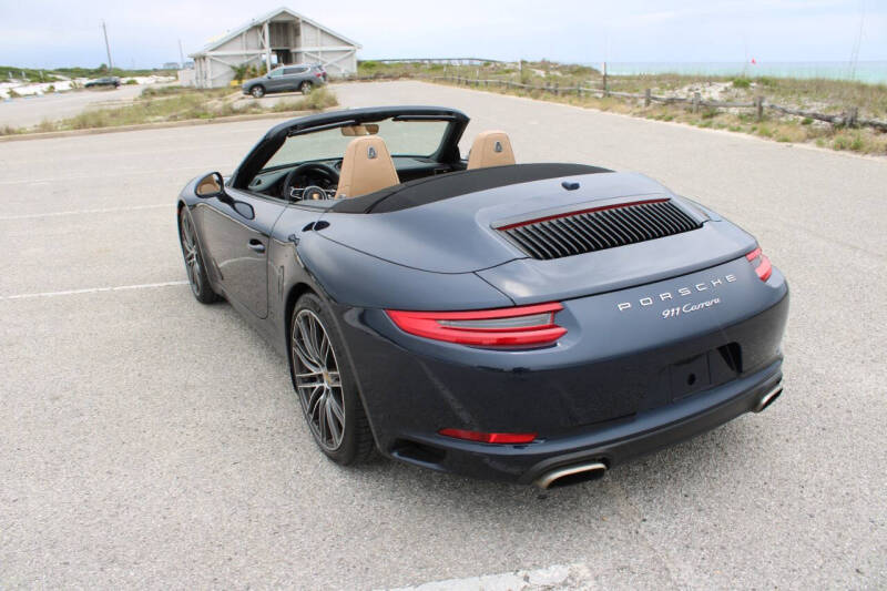 2018 Porsche 911 Carrera