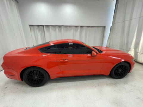 2016 Ford Mustang V6
