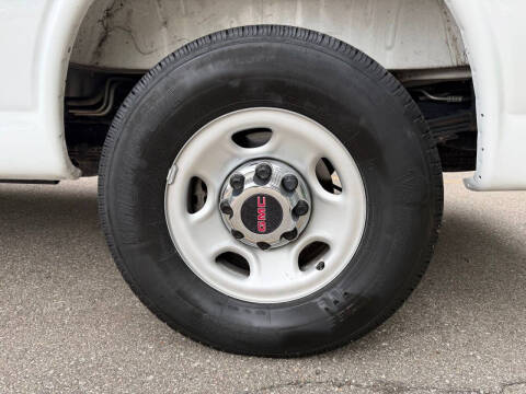2025 GMC Savana LT 3500
