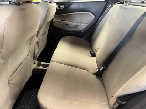 2015 Ford Fiesta SE