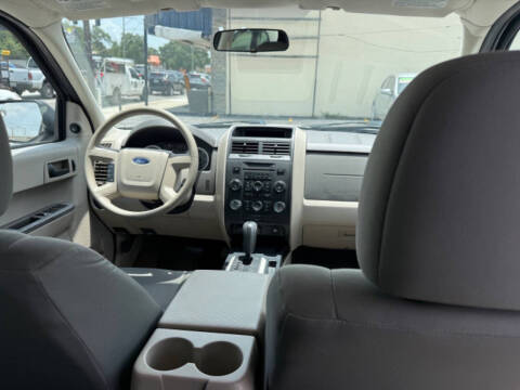 2010 Ford Escape XLS