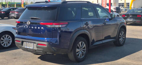 2025 Nissan Pathfinder SV