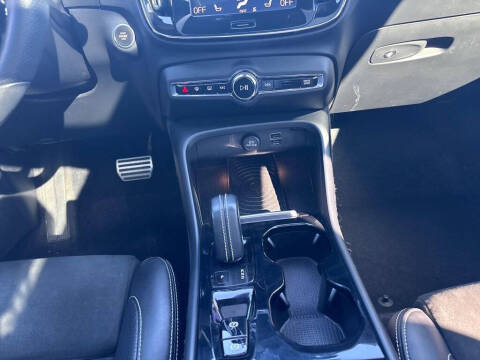 2019 Volvo XC40 T5 R-Design