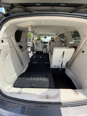 2017 Chrysler Pacifica Touring-L Plus