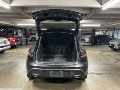 2022 Porsche Macan
