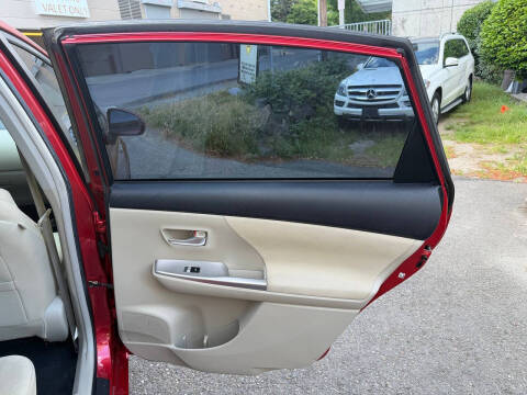2012 Toyota Prius v Two