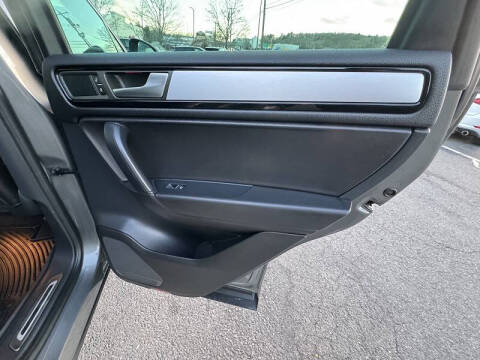 2014 Volkswagen Touareg V6 R-Line