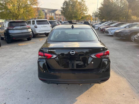 2023 Nissan Versa SV