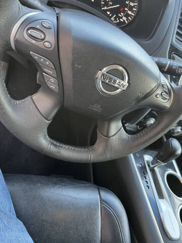 2015 Nissan Pathfinder SV