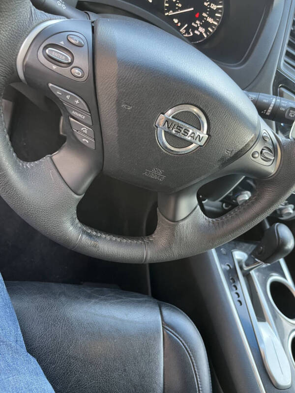 2015 Nissan Pathfinder SV