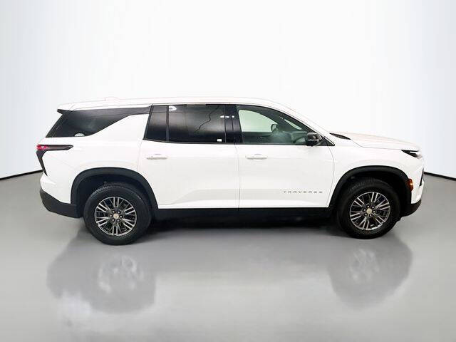 2024 Chevrolet Traverse LS
