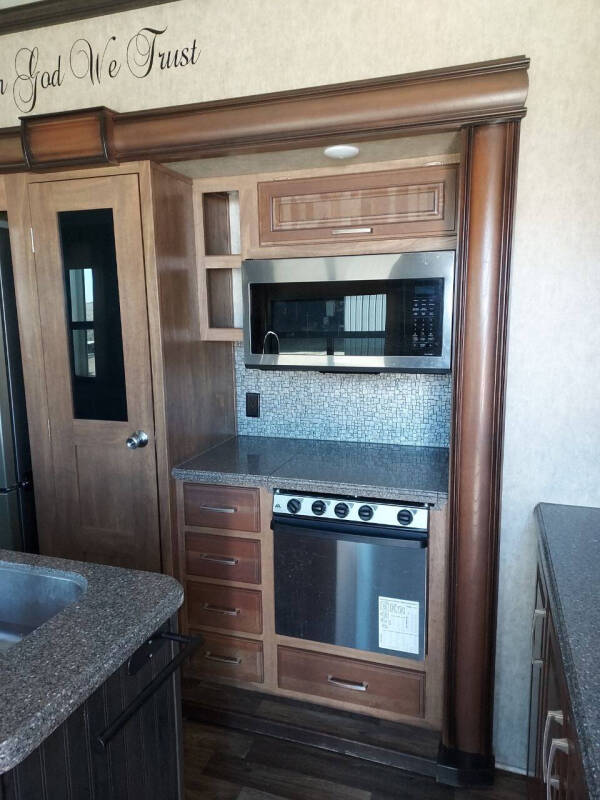 2017 Keystone RV Montana Mo3791rd17