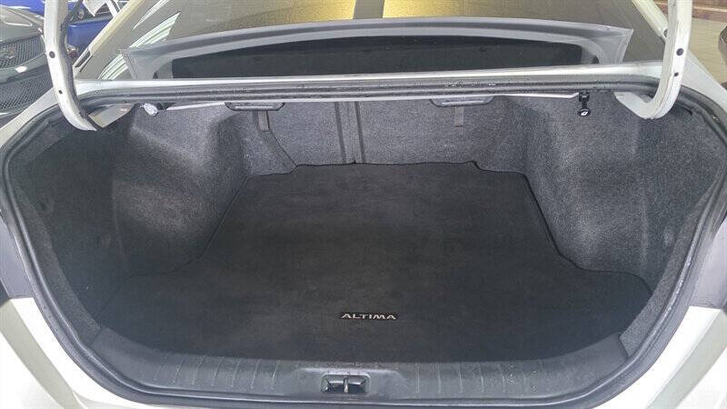 2022 Nissan Altima 2.5 SR