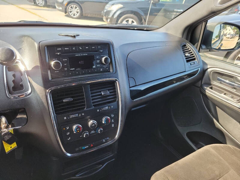 2016 Dodge Grand Caravan American Value Package