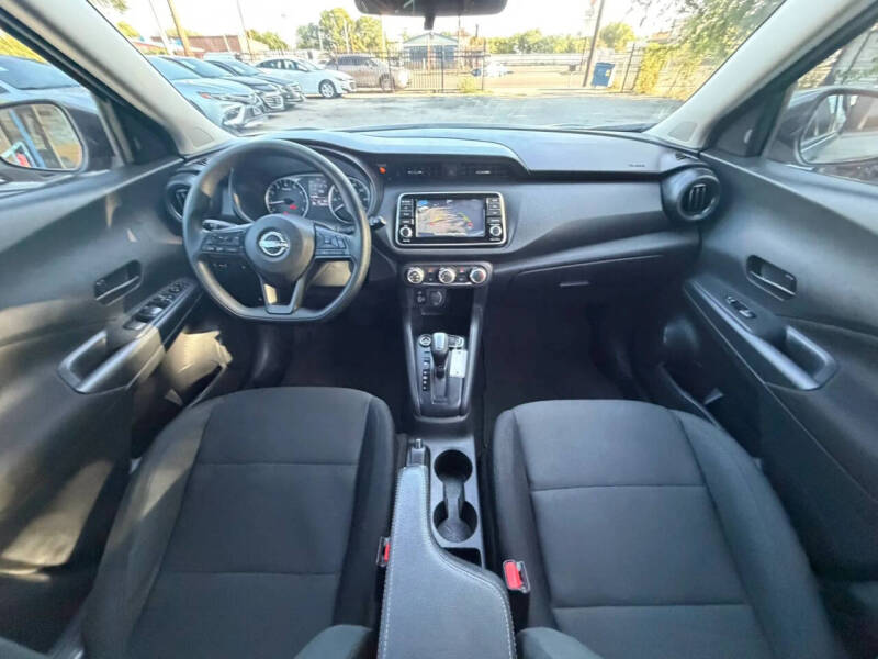 2025 Nissan Kicks Play S