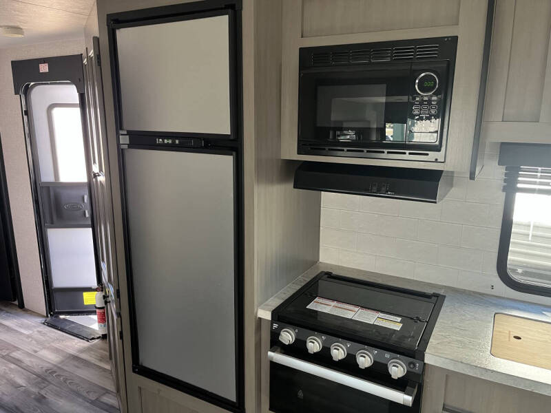 2023 Starcraft RV 242 RL 28ft Camping Trailer